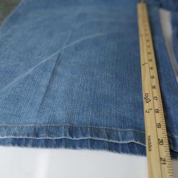 Wide-Leg Denim 14 W Women's Silohuetes - Picture 9 of 14